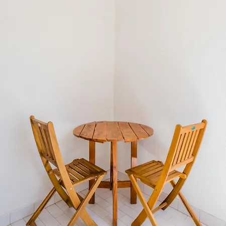 Апартаменты T1 Картейра