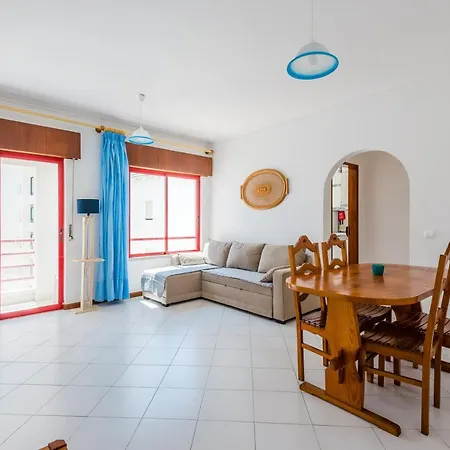 Apartment T1 *